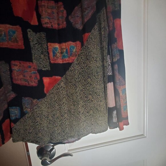 Primitive Print Maxi Skirt and Companion Knit Shell - Picture 2 of 6